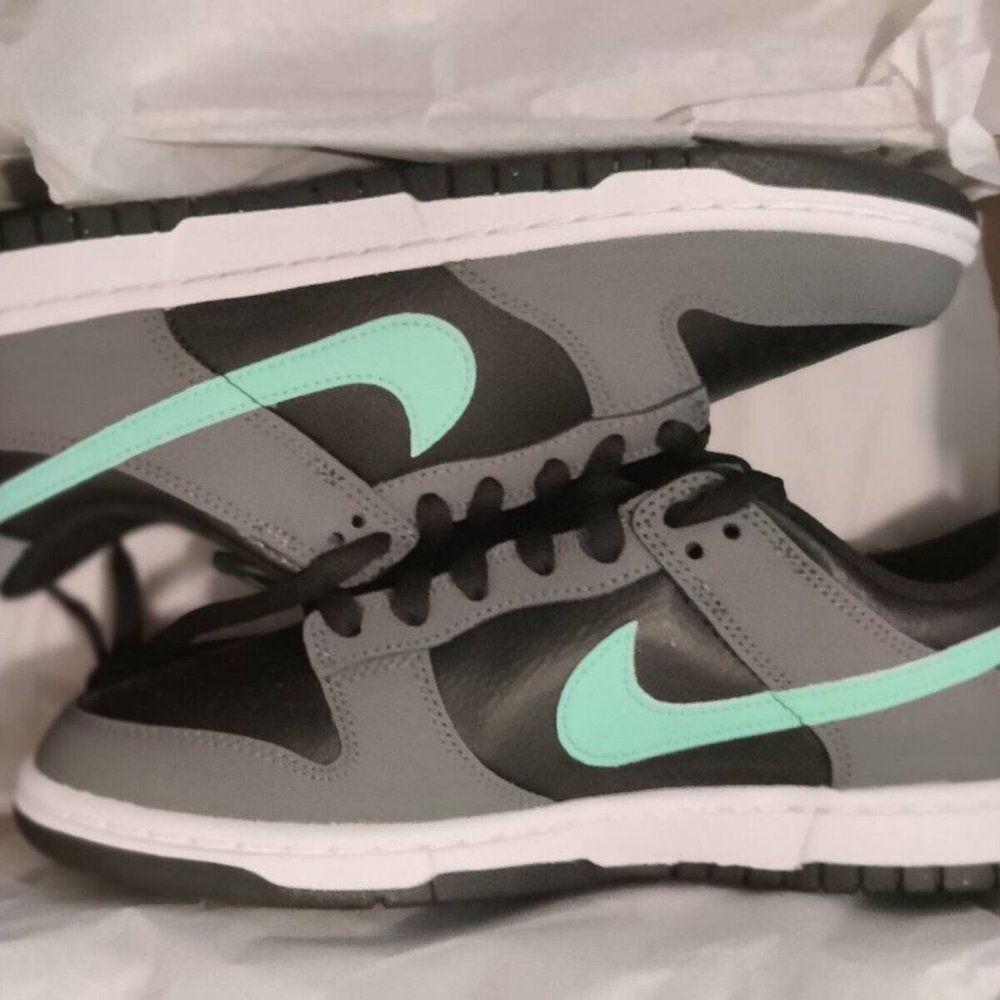 Nike Dunk Low Green Glow size 8